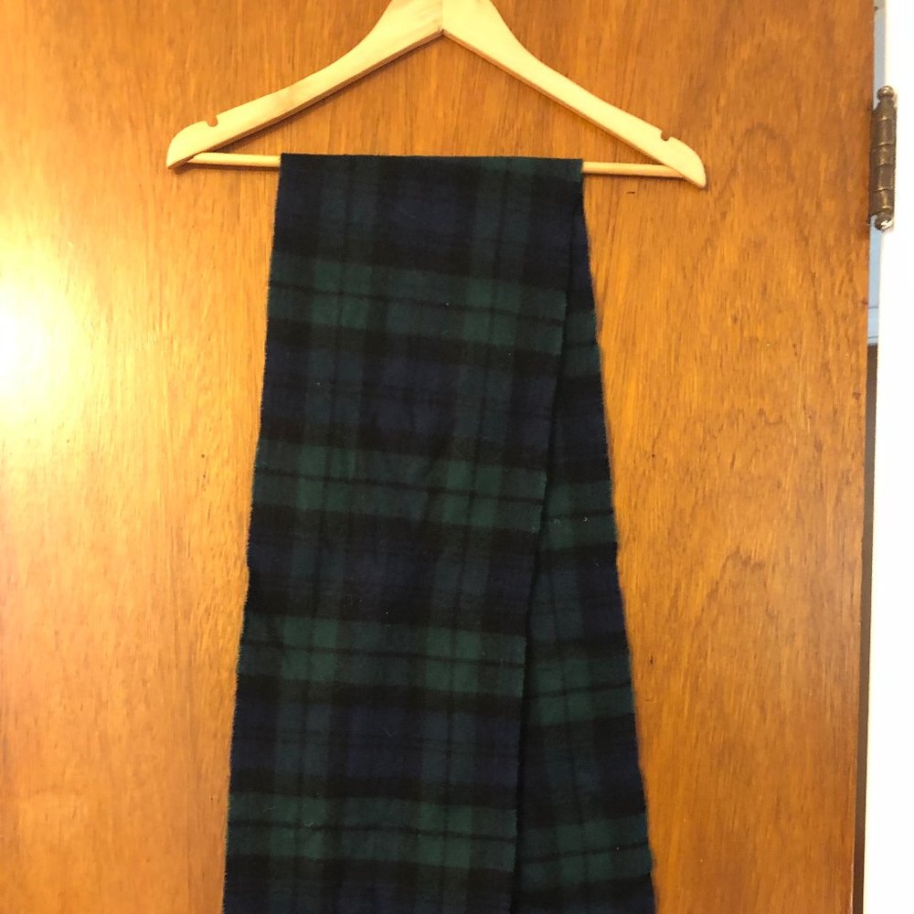 100% Lambswool Fringed Scarf - Black Watch Plaid